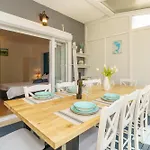 Feriehus House Goran *